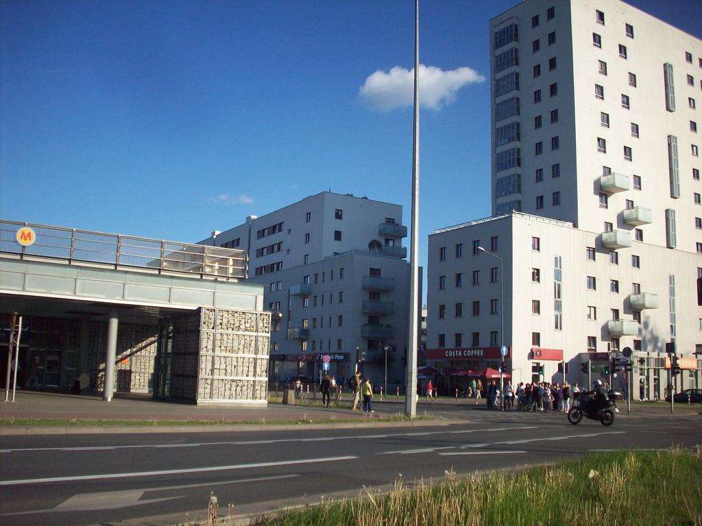 Apartamenty Metro Mlociny ワルシャワ エクステリア 写真